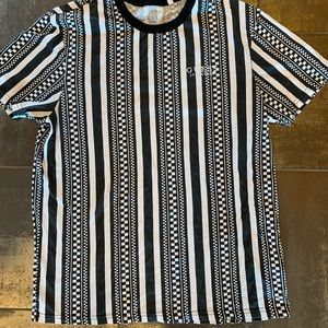 Guess striped black and white T shirt